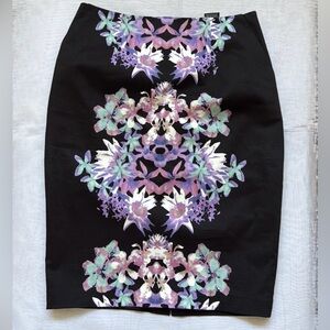 Floral Pattern Pencil Skirt